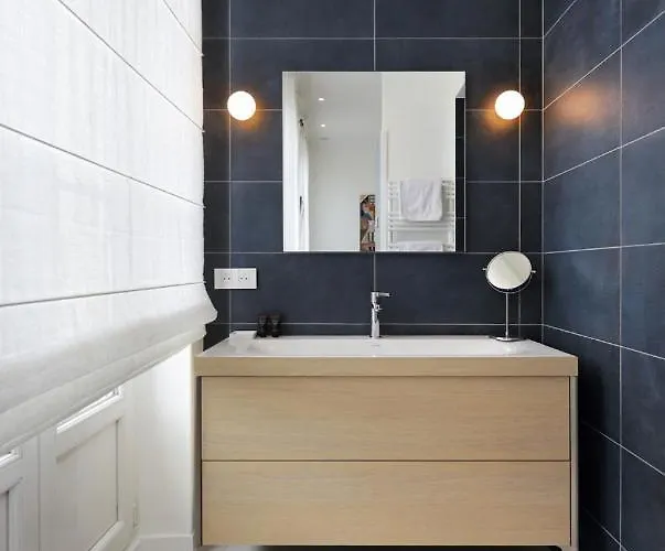 Le Clou De Louis Konukevi Bordeaux