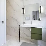 Le Clou De Louis Guest house 4*